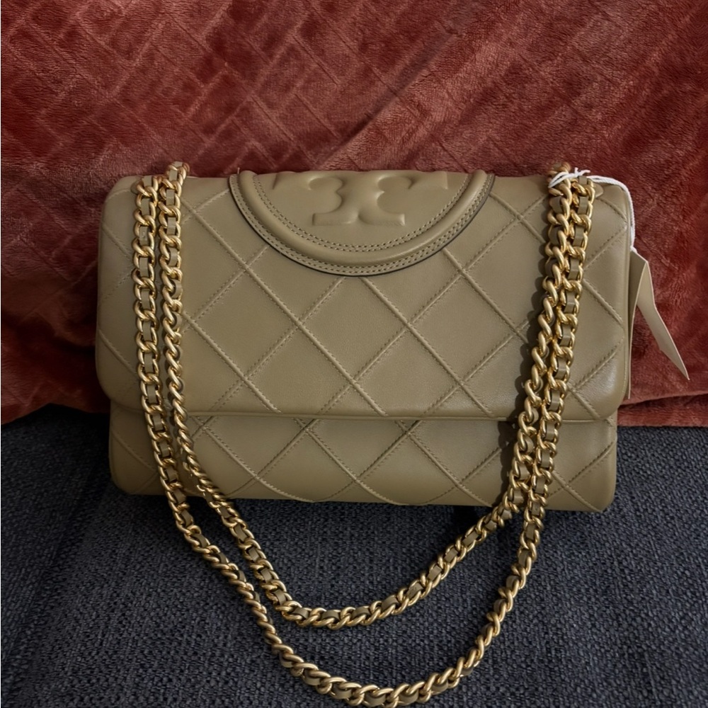 Brand New Tory Burch large Fleming Bag